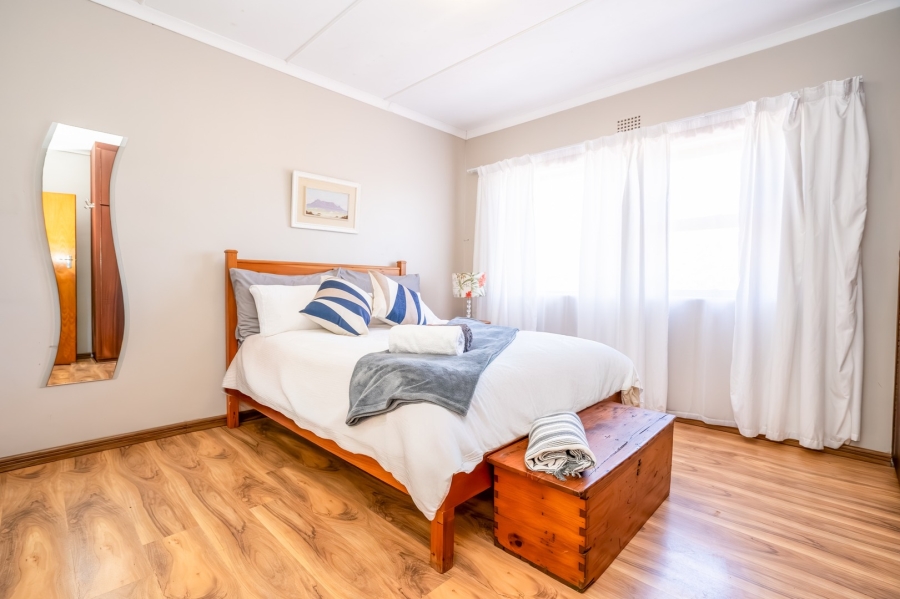 4 Bedroom Property for Sale in Middedorp Western Cape